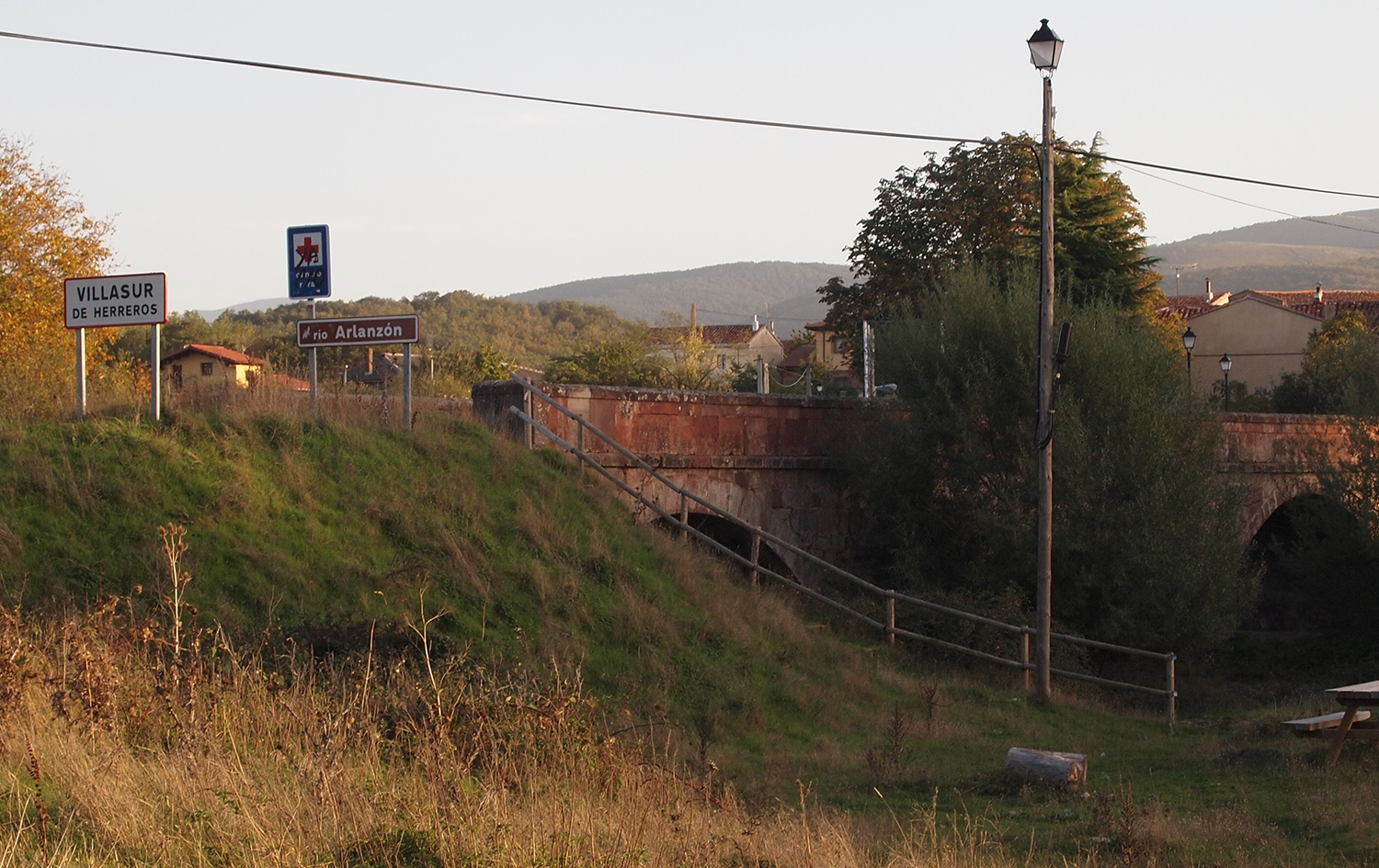 Puente medieval en Villasur de Herreros Puente romano en Villasur de Herreros